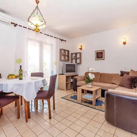 Casa Ivana Garden 2-bedroom 公寓 茨里克韦尼察